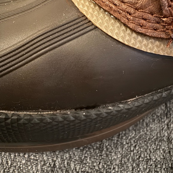 Rugged Outdoor Enthusiast’s Delight: Sperry Top-Sider Duck Boots - Picture 2 of 10